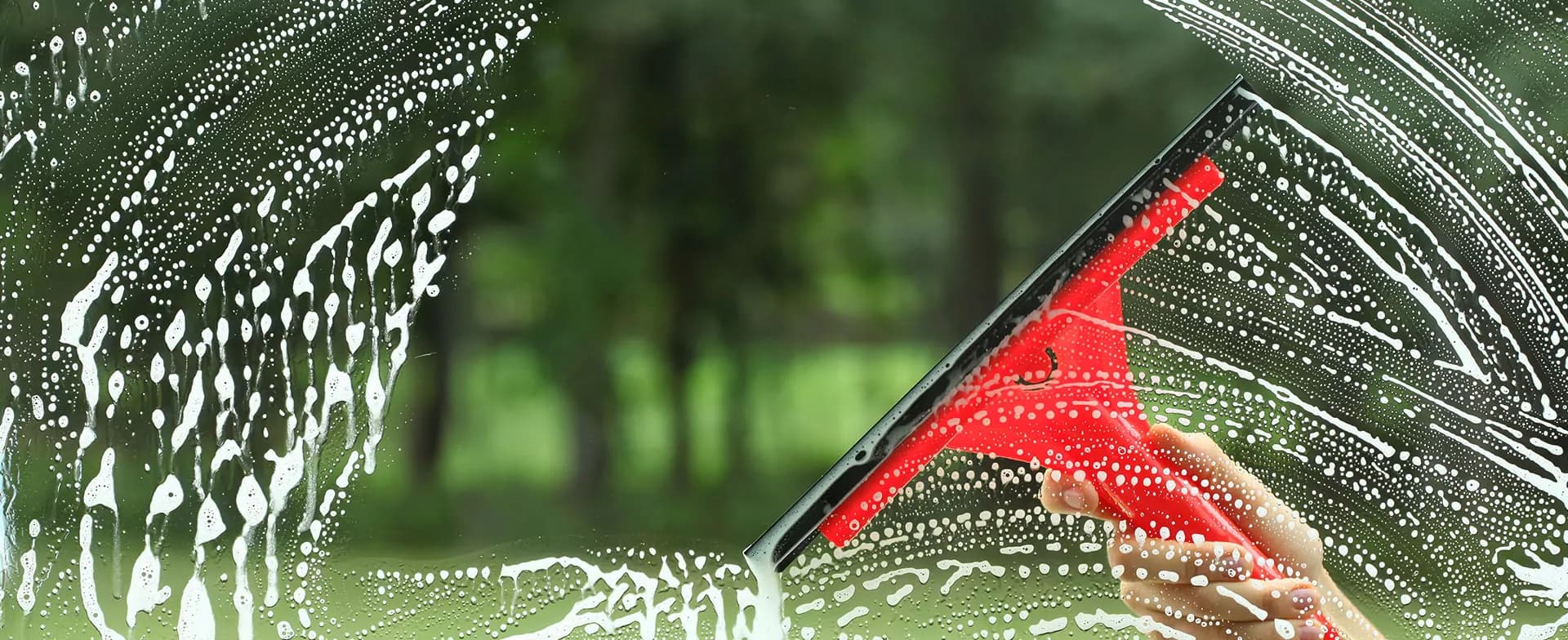 Gewerbliche Glasreinigung – Heim & Hof Services